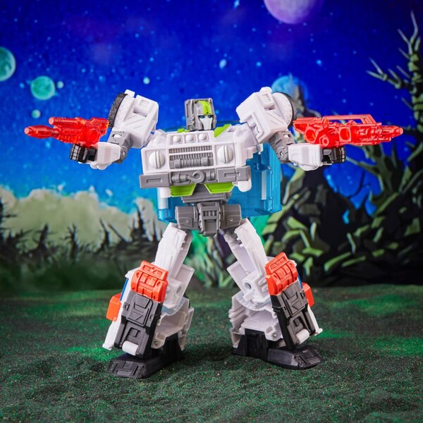 Image Of Autobot Medix Walgreens Exclusive For Transformers Legacy Evolution  (2 of 14)